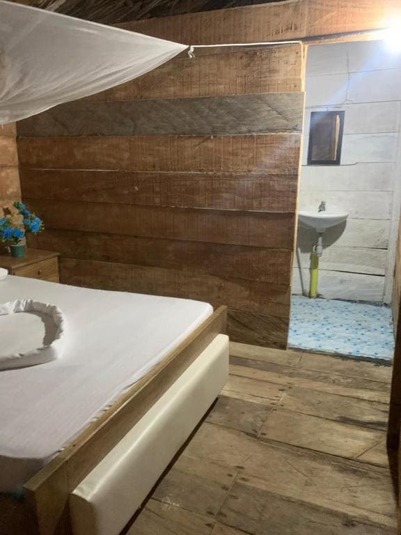 Deluxe Double Room (2 Adults + 1 Child) room - Image 1