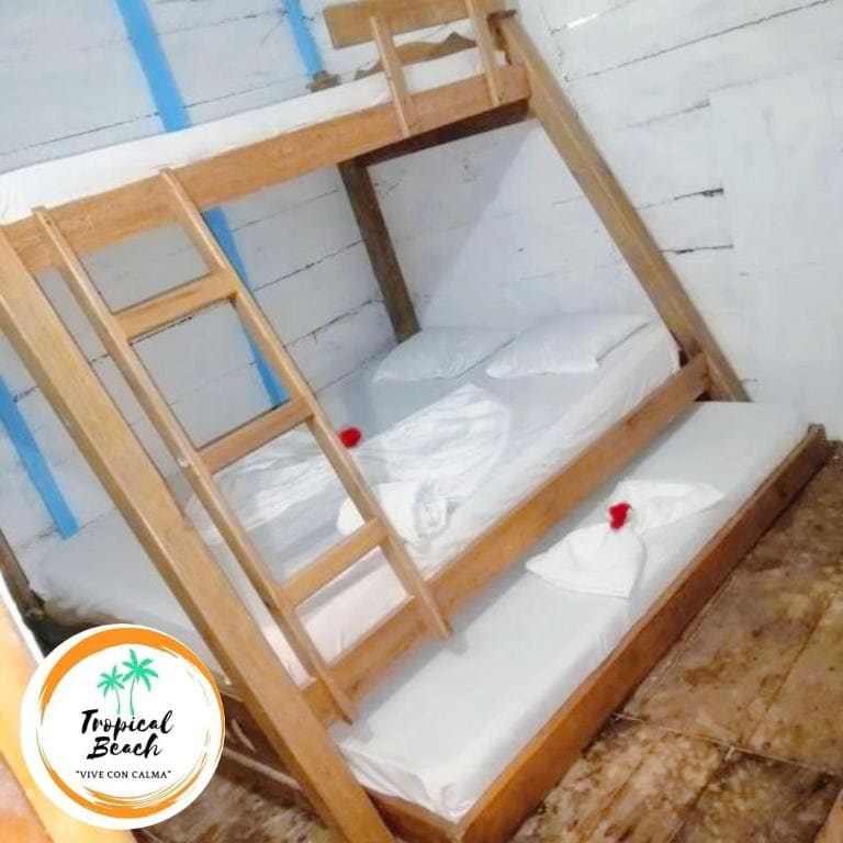 Economy Quadruple Room with Shared Bathroom room - Image 1