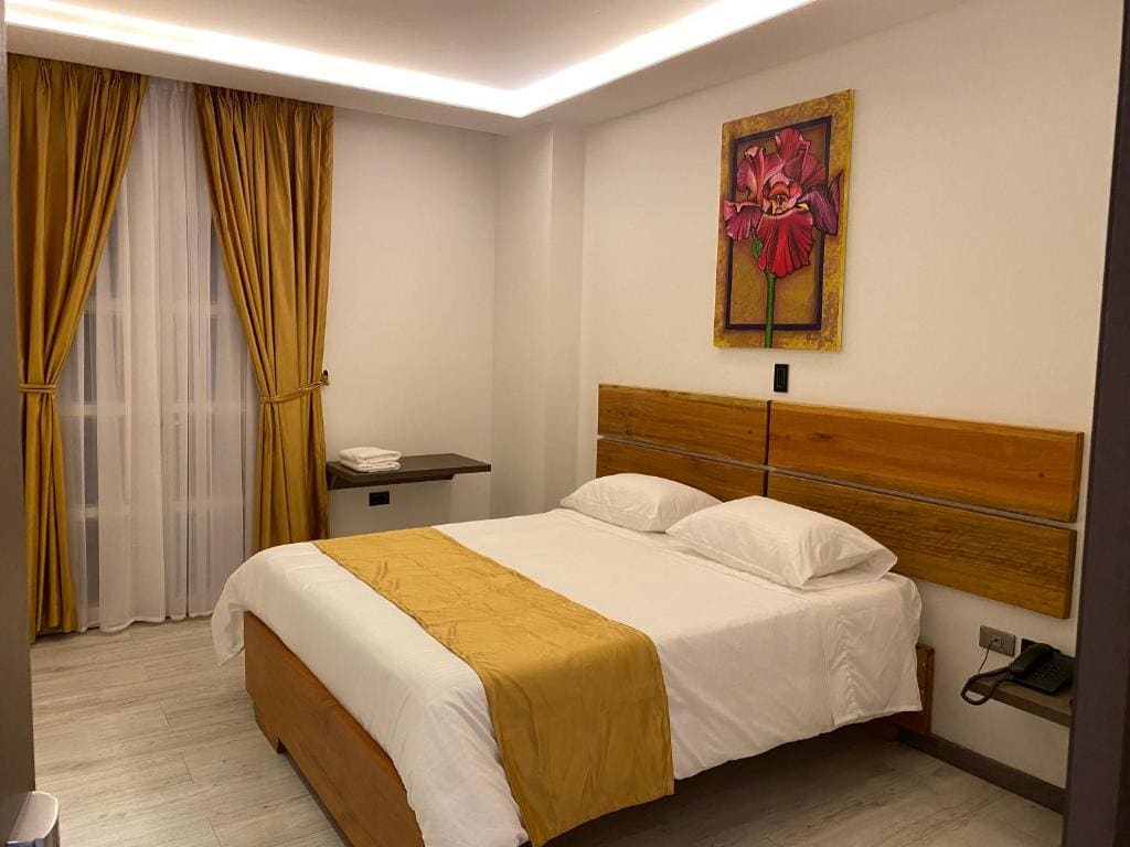 Deluxe Double Room with Balcony room - Image 3