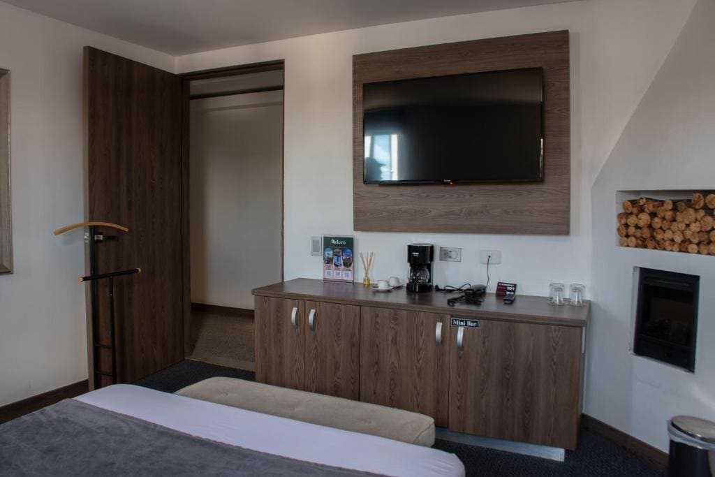 Superior Queen Room room - Image 3
