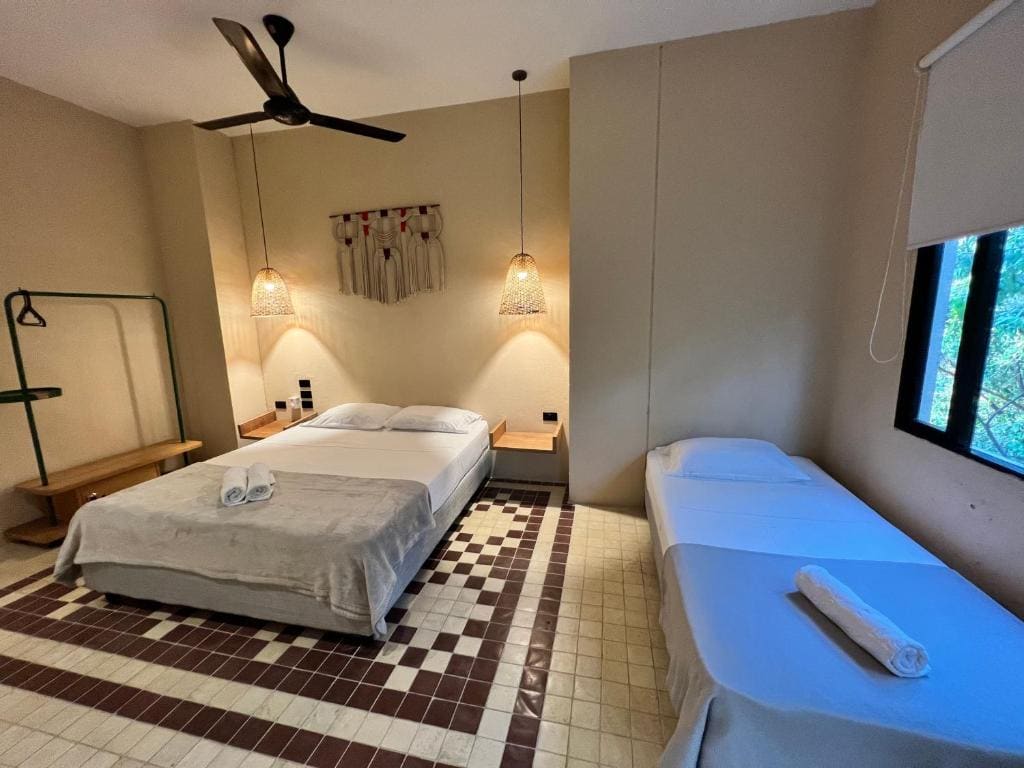 Superior Triple Room room - Image 3