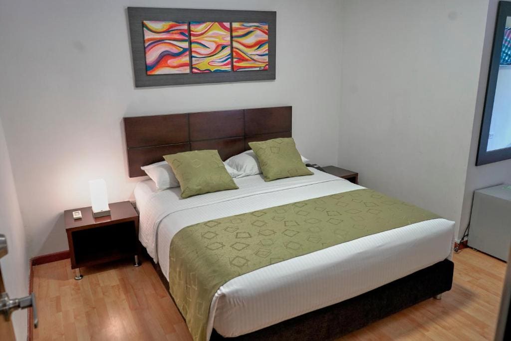 Superior Quadruple Room room - Image 2