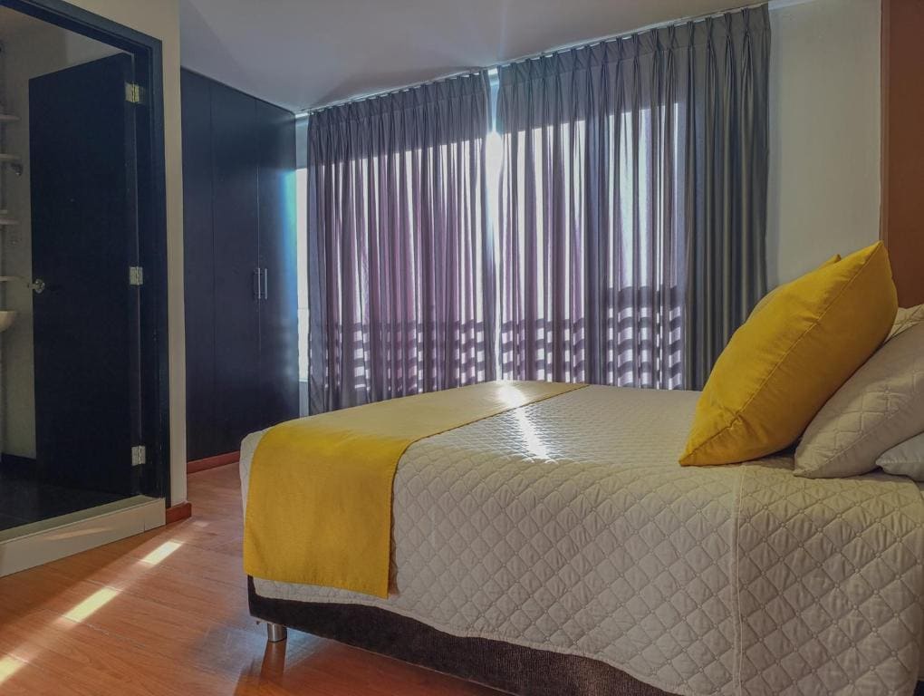 Superior Triple Room room - Image 3