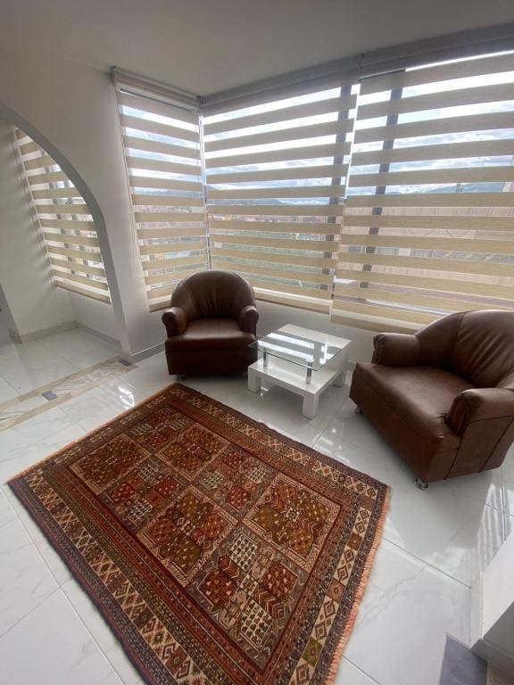 Deluxe Suite with Spa Bath room - Image 2
