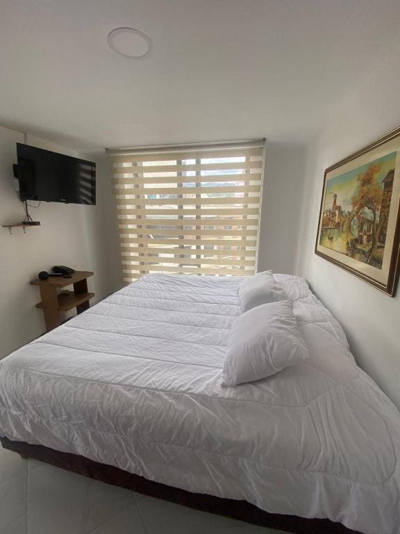 Deluxe Suite with Spa Bath room - Image 1