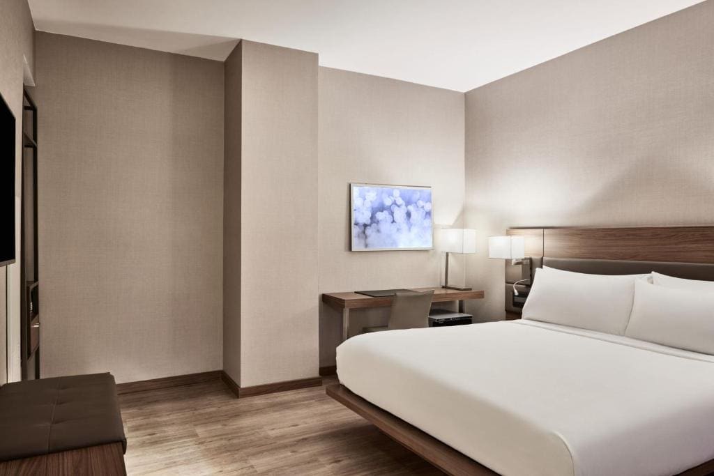 Double Room with Bath Tub - No Windows room - Image 1