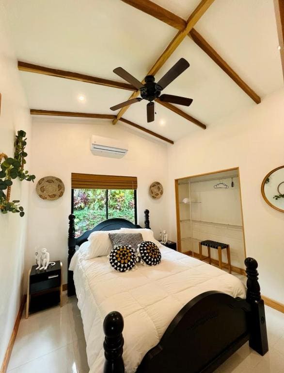 Three-Bedroom Villa room - Image 1