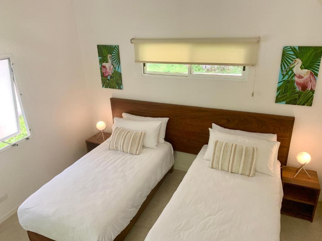 Deluxe Quadruple Room room - Image 1