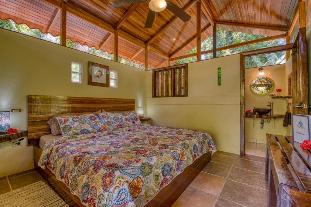 Bungalow with Garden View room - Image 1
