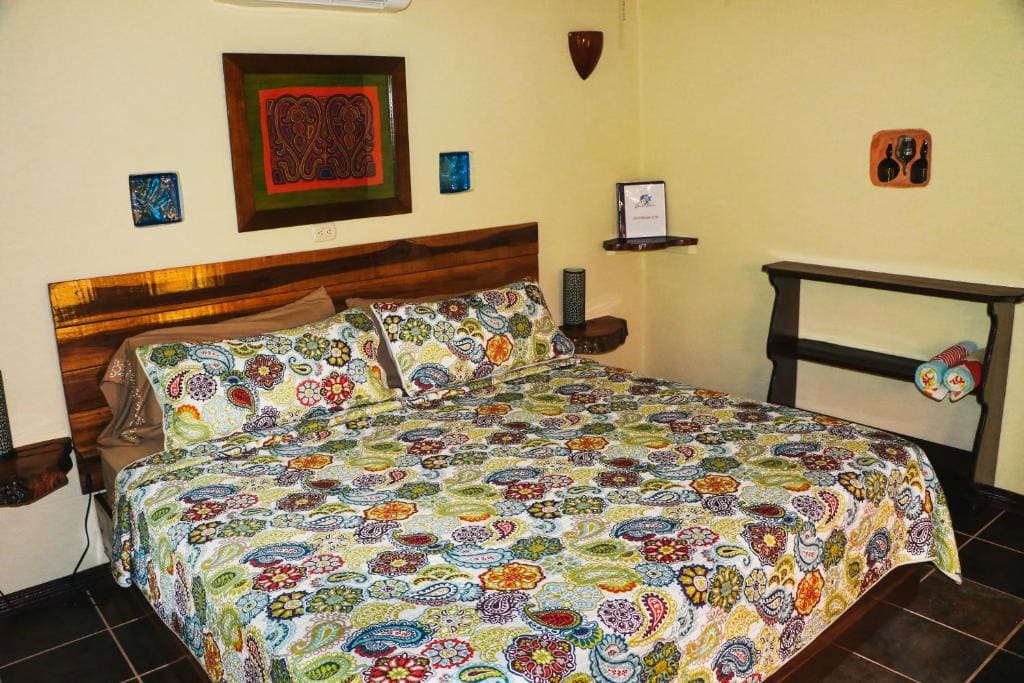 Deluxe Bungalow with Garden View room - Image 3