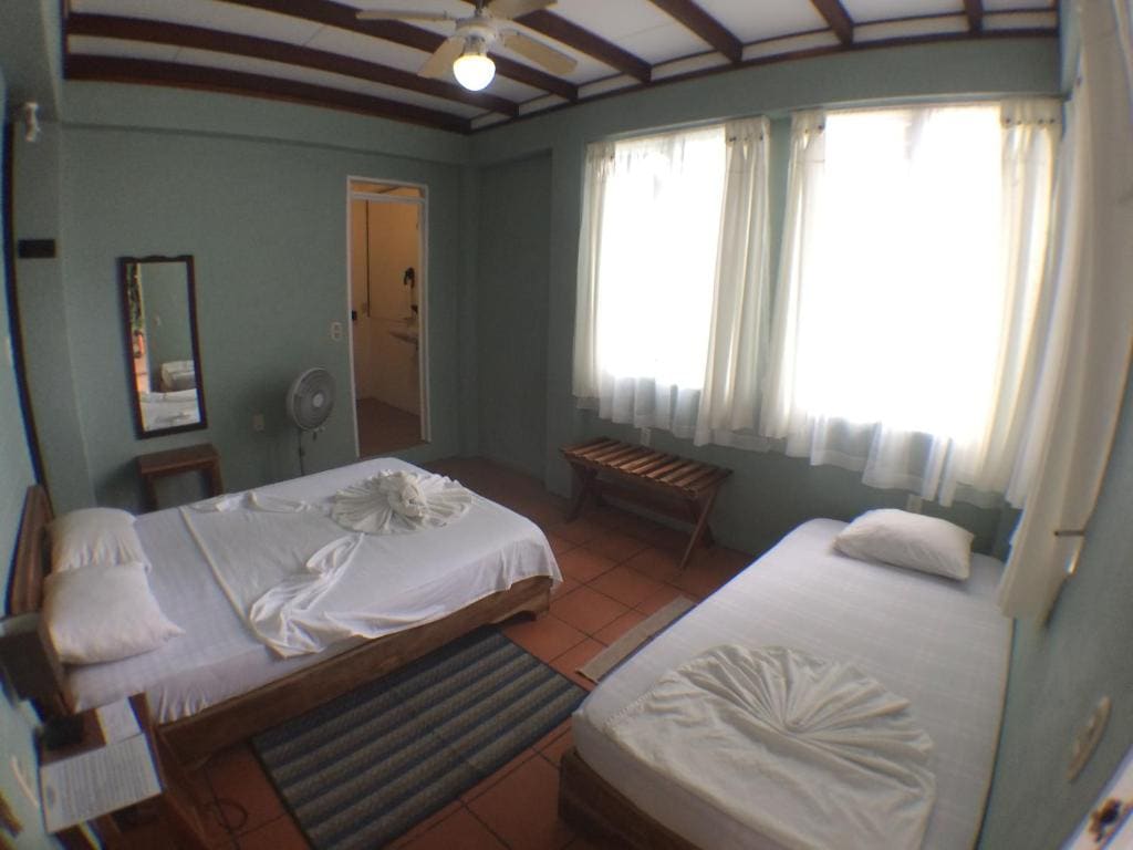 Triple Room with River View room - Image 2