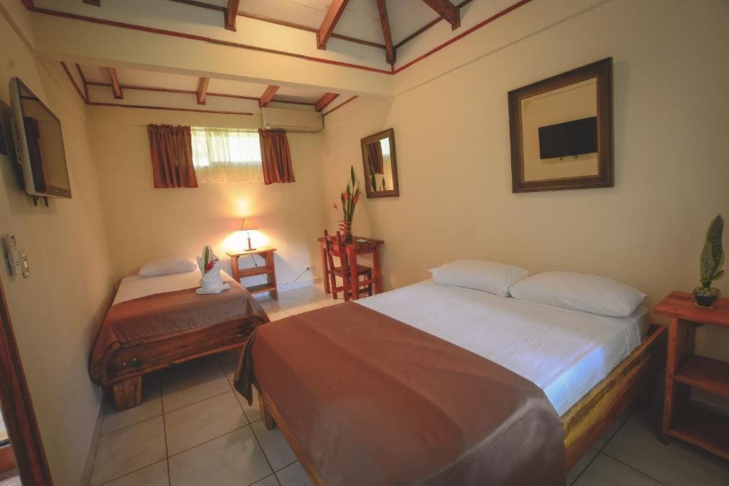 Standard Triple Room room - Image 1