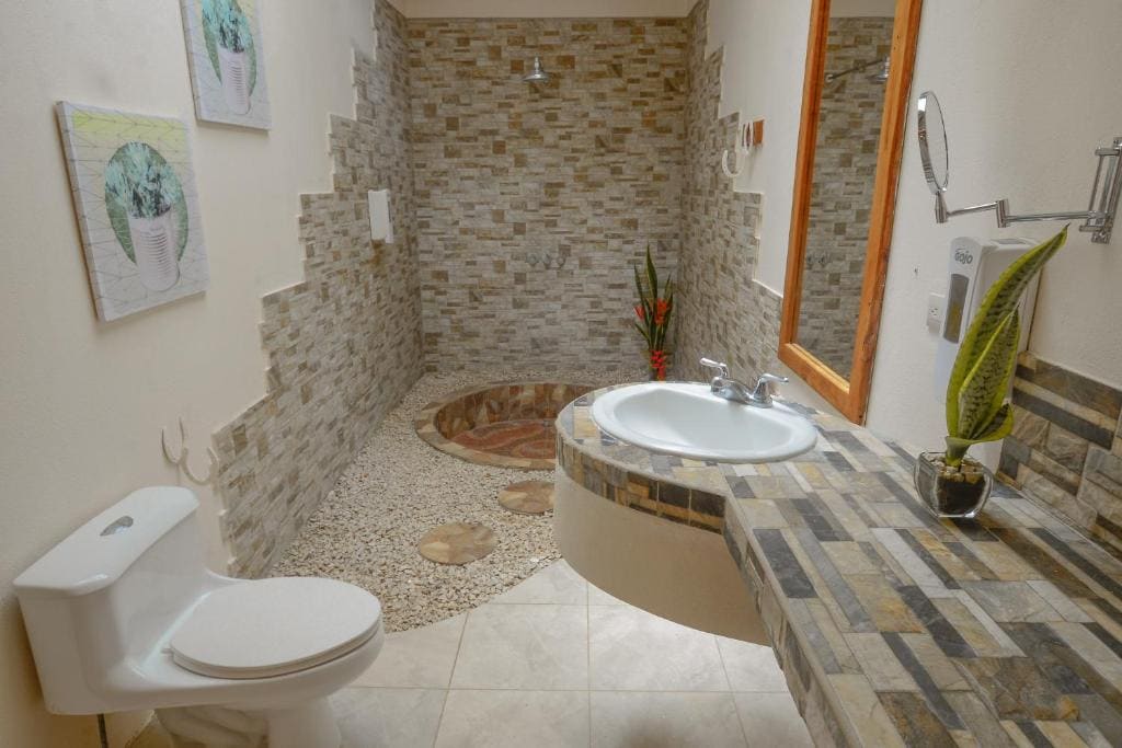 Superior Triple Room room - Image 2