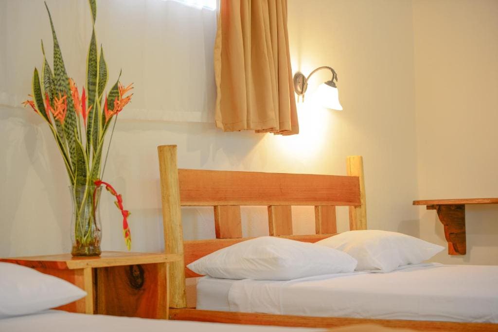 Quadruple Room with Bathroom room - Image 1