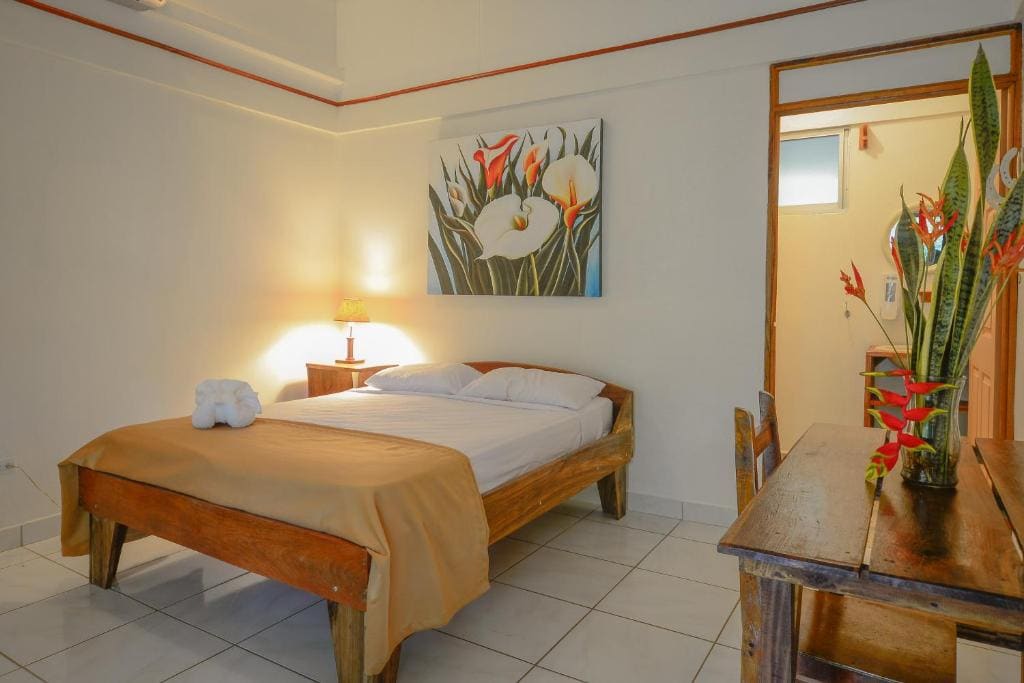 Standard Triple Room room - Image 2