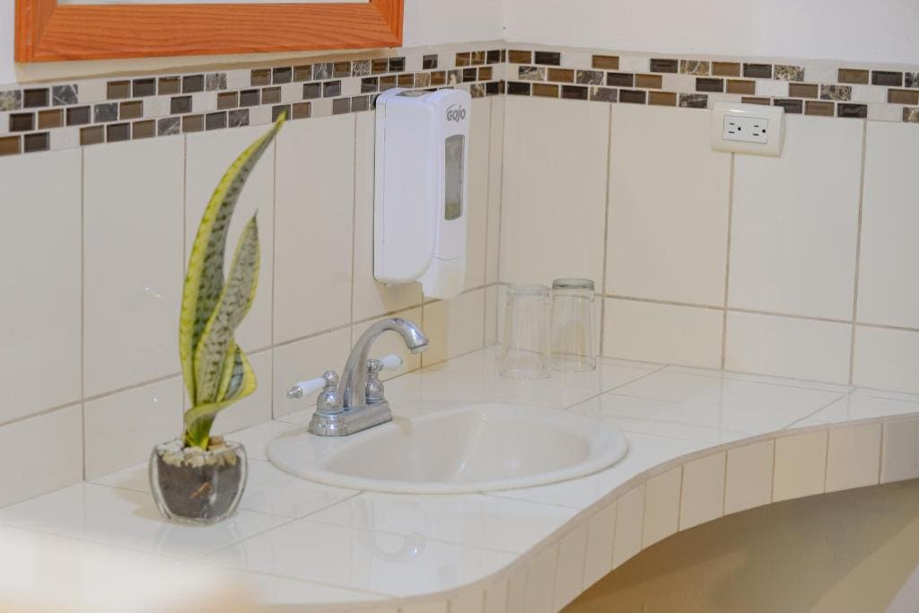 Quadruple Room - Disability Access room - Image 2