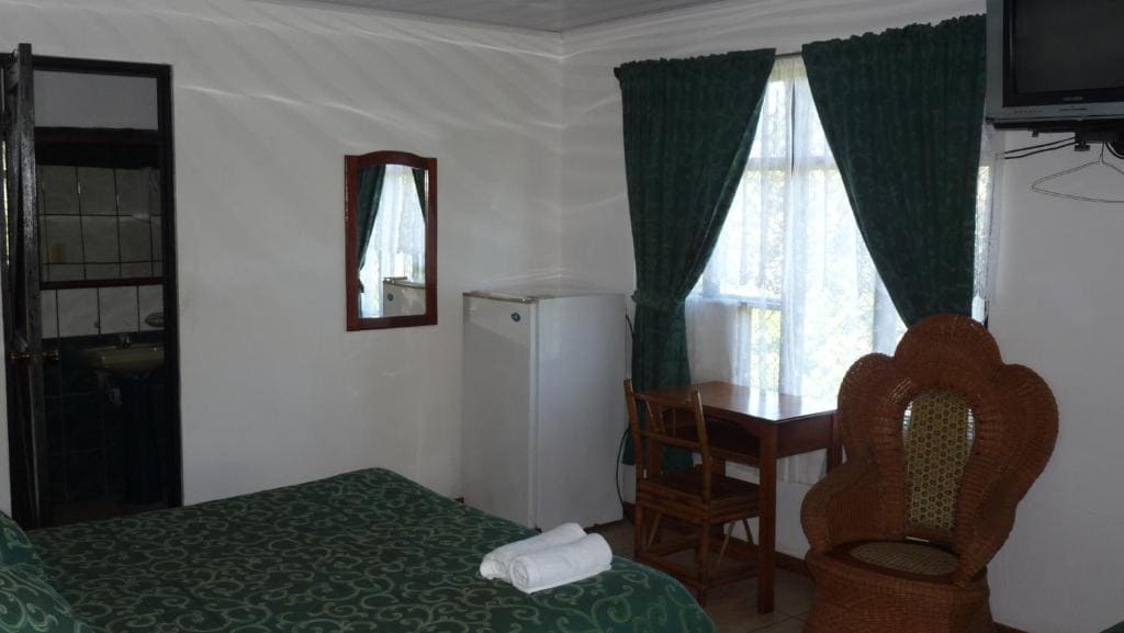 Double Room with Balcony room - Image 3