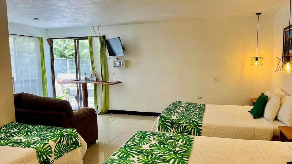 Family Room room - Image 1