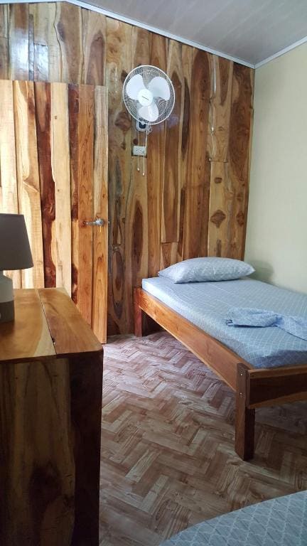 Twin Room with Shared Bathroom room - Image 2