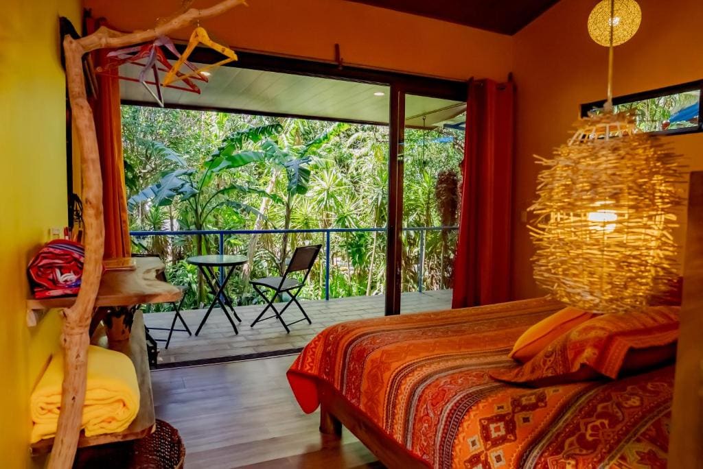 One-Bedroom Apartment with Balcony room - Image 1