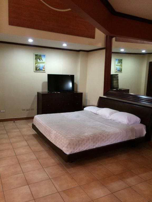 Deluxe Double Room with Bath room - Image 2