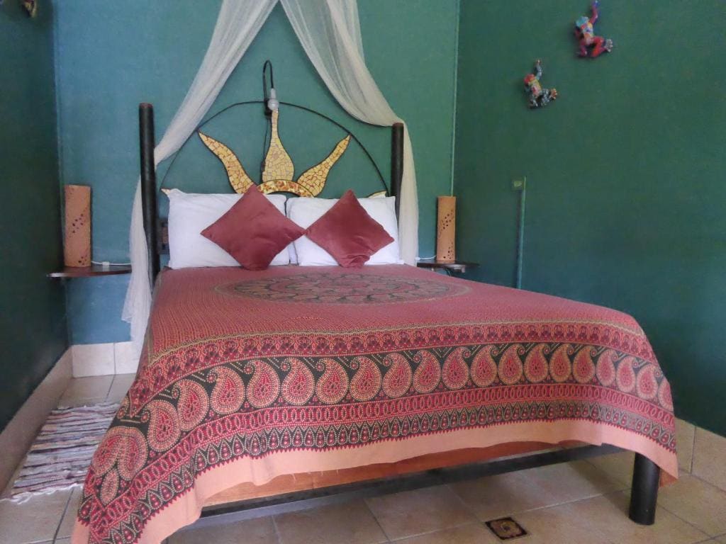 Deluxe Queen Suite room - Image 1
