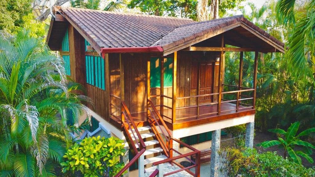 Vacation Home room - Image 1
