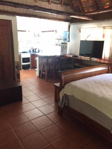 Deluxe Queen Studio room - Image 2