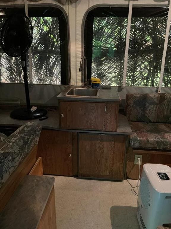 Caravan room - Image 1