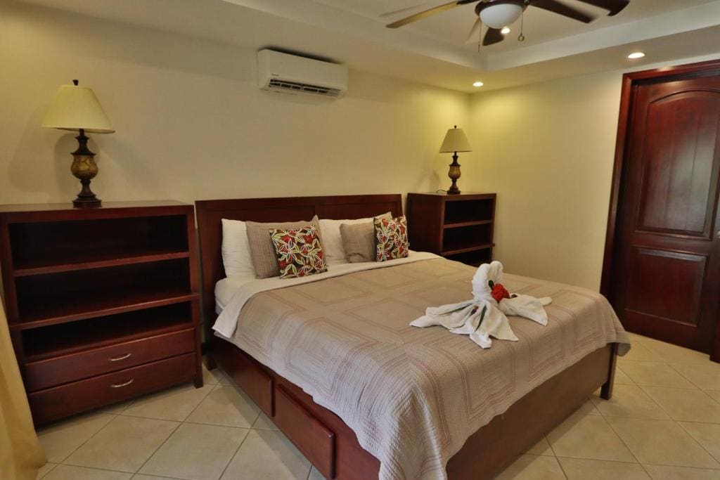 Standard Family Room room - Image 3