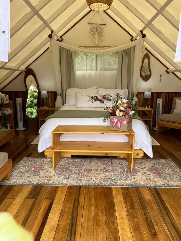 Tent room - Image 3