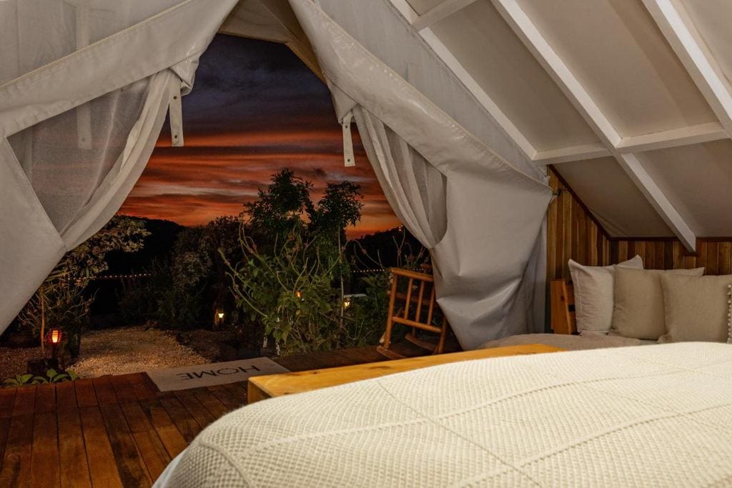 Tent room - Image 2