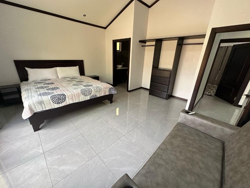 Family Room with Garden View room - Image 2