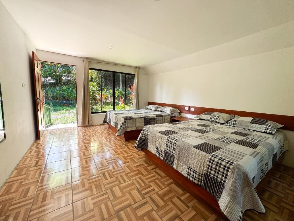 Family Room with Mountain View room - Image 1