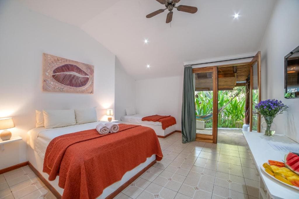 Deluxe Triple Room room - Image 2