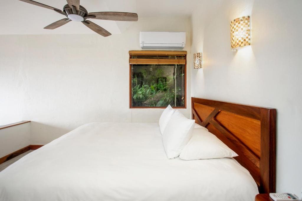 Superior Room with Ocean and Jungle View room - Image 3
