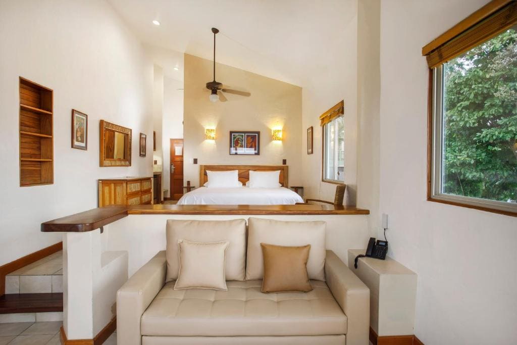 Deluxe Room with Balcony and Panoramic Sea View room - Image 3