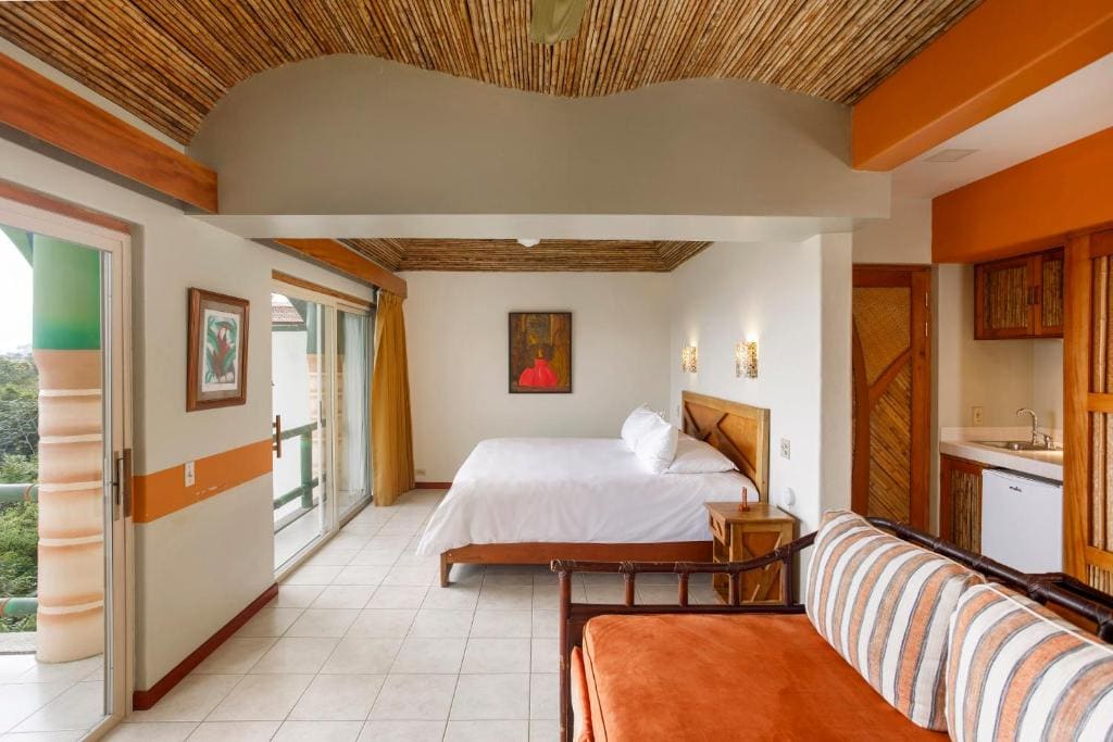 Honeymoon Room with Balcony, Jacuzzi and Sea View room - Image 2