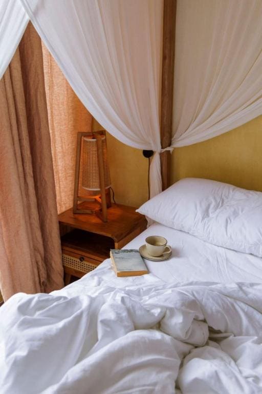Ikat Queen Suite with Parcial Ocean - Jungle View room - Image 3