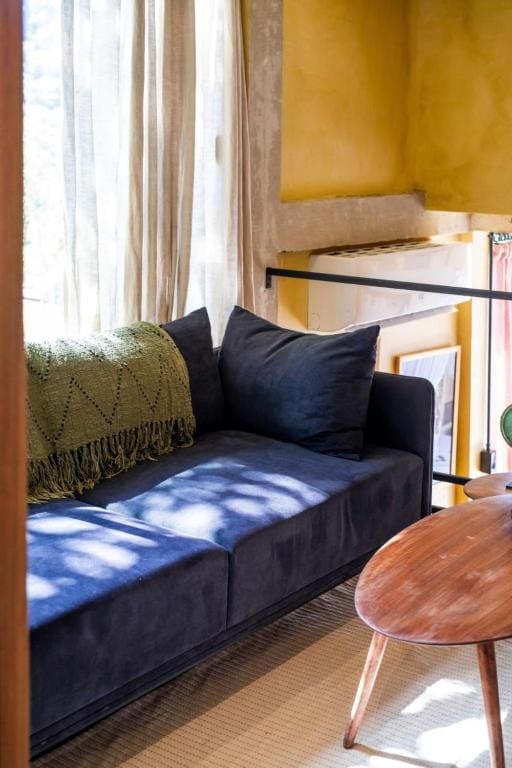 Ikat Queen Suite with Parcial Ocean - Jungle View room - Image 1