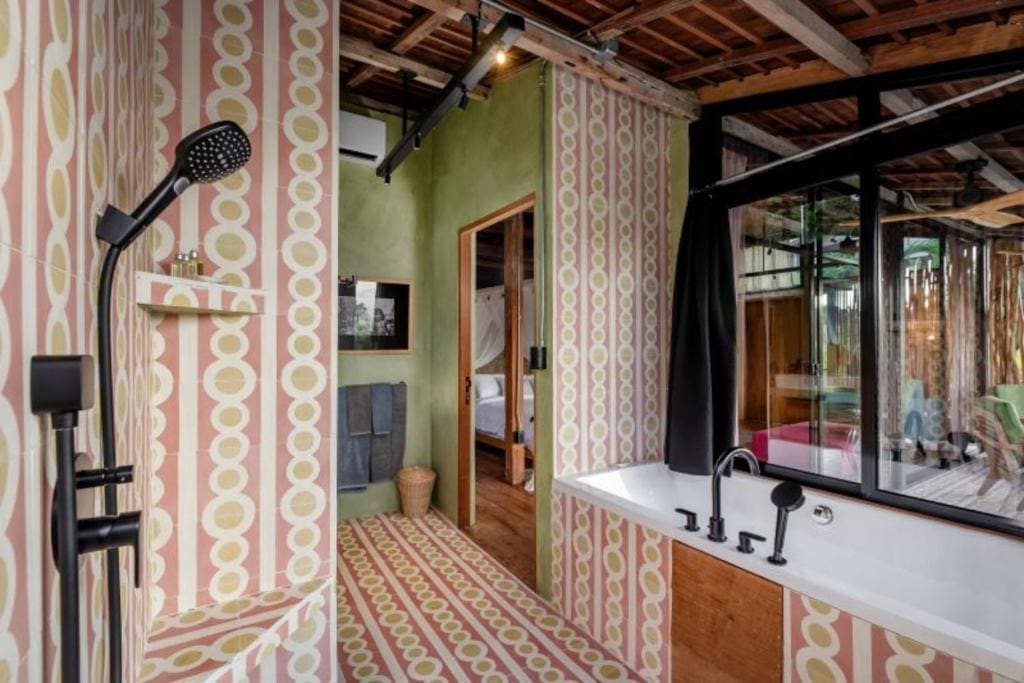 Pantai Villa with Ocean View and Garden room - Image 1