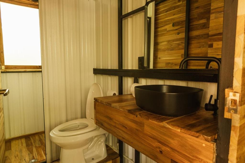 Quadruple Room with Private Bathroom room - Image 2