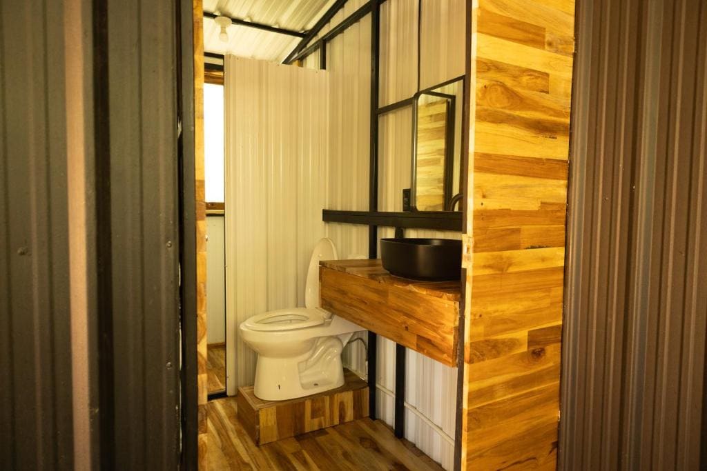 Quadruple Room with Private Bathroom room - Image 1