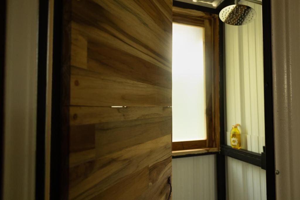 Quadruple Room with Private Bathroom room - Image 3