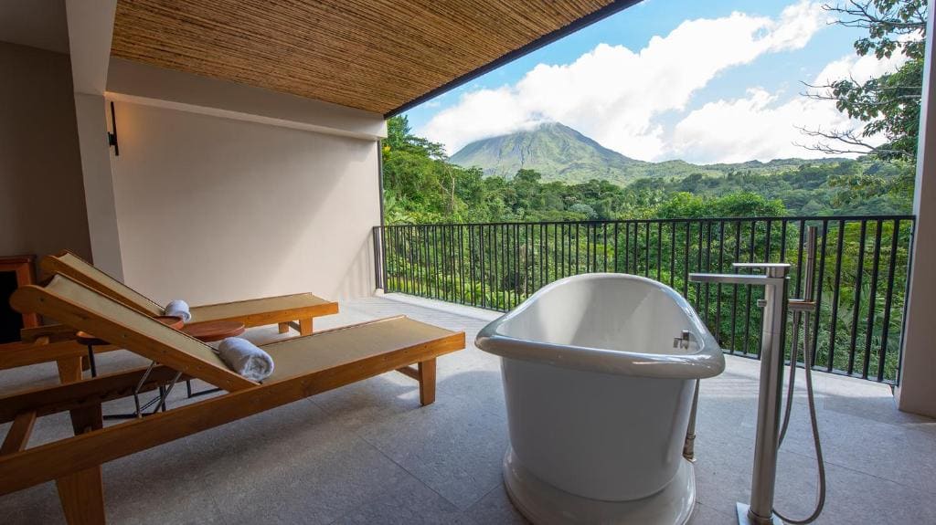 Volcano View Suite room - Image 3