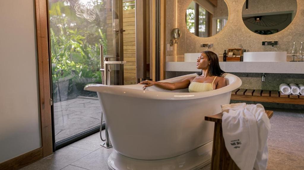 Rainforest King Bed room - Image 1