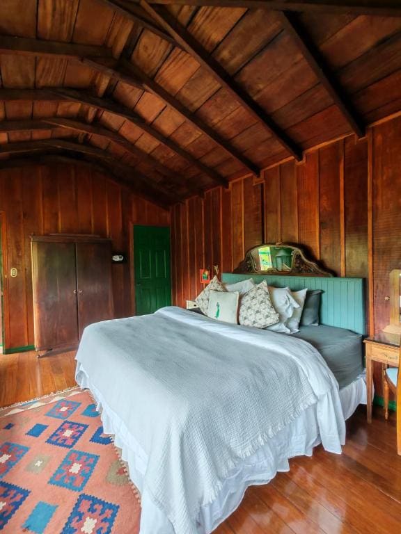 Deluxe King Room room - Image 2
