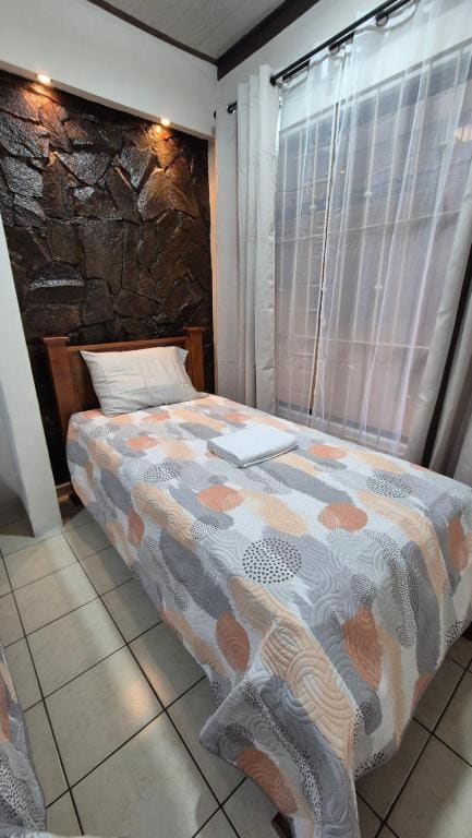 Triple Room with Private Bathroom room - Image 2