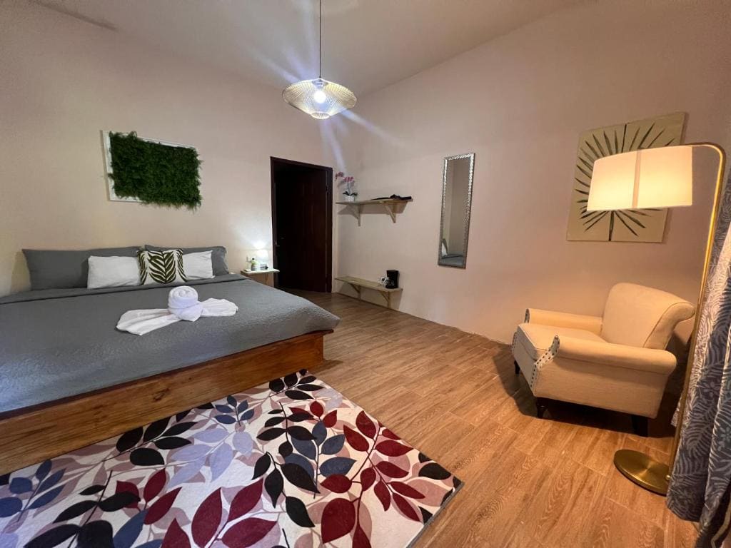 Deluxe Room room - Image 3