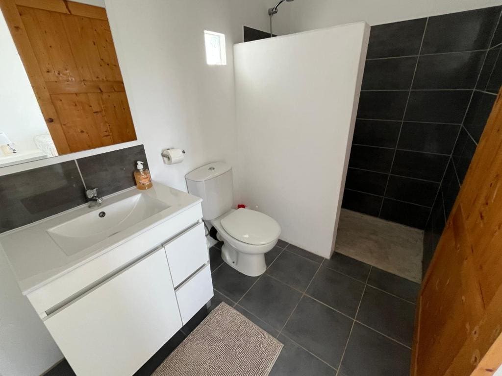 Double Room with Balcony and Sea View - Number 1 room - Image 1